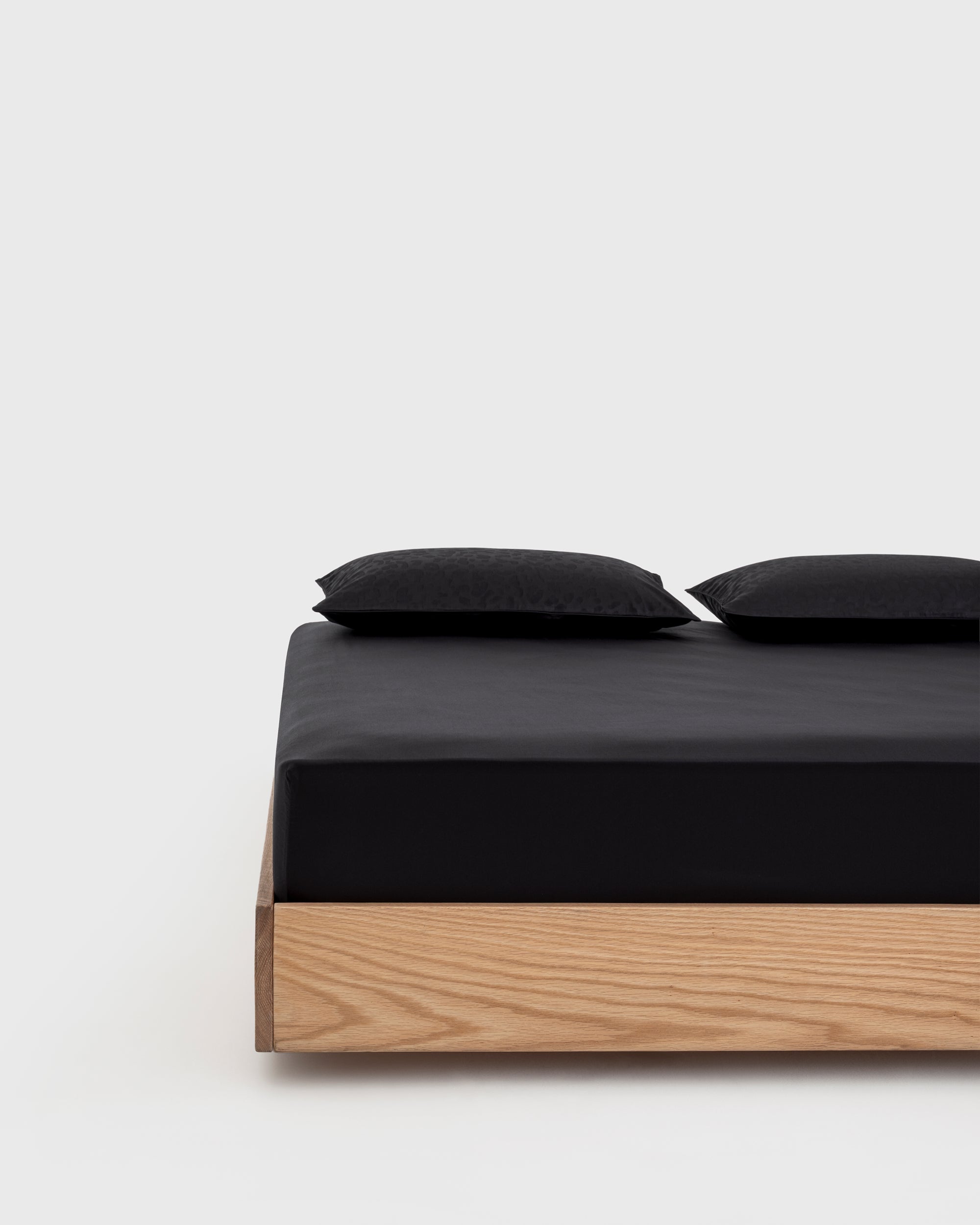 Ember - Jacquard Black Fitted Sheet