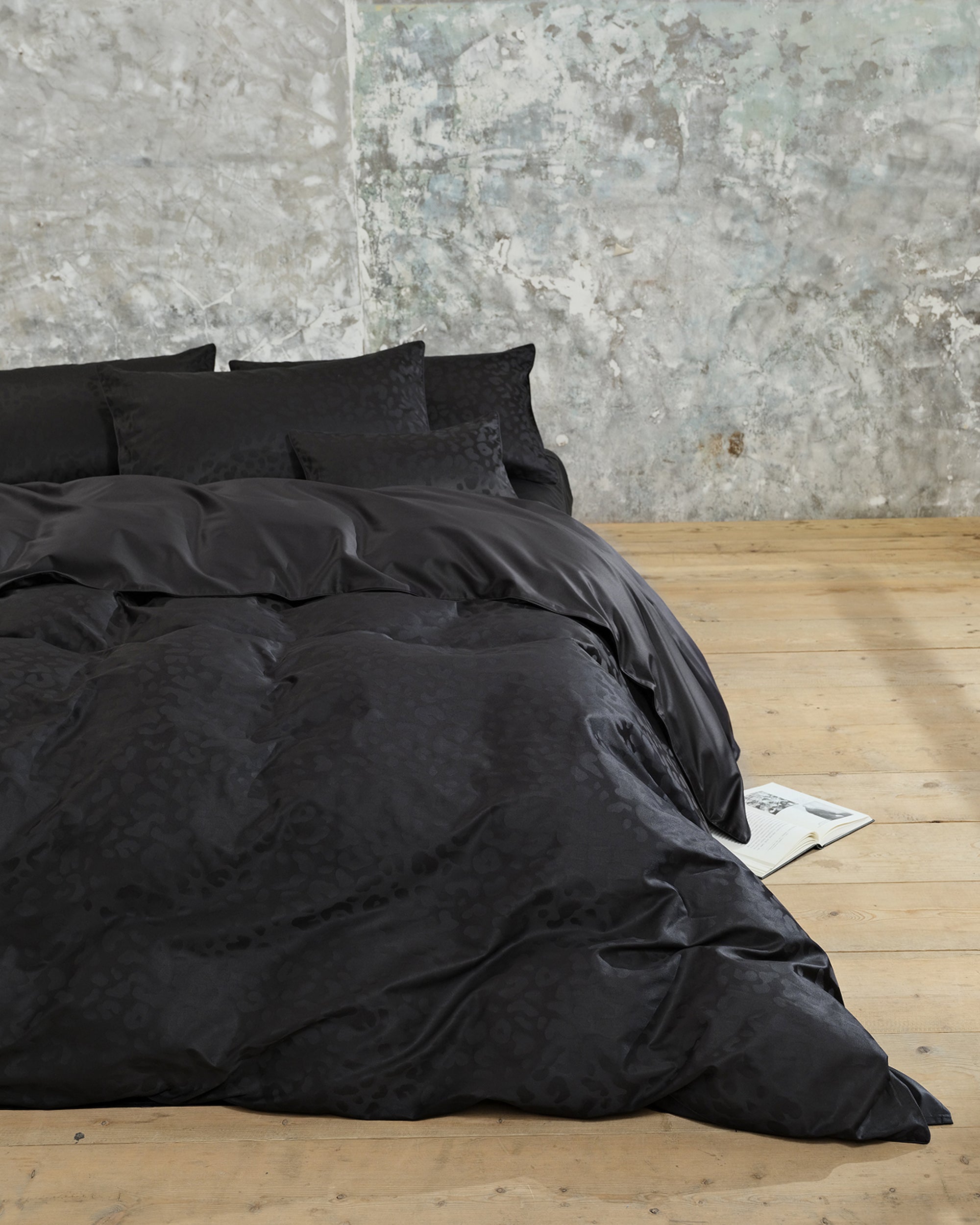 Ember - Jacquard Black Duvet Cover